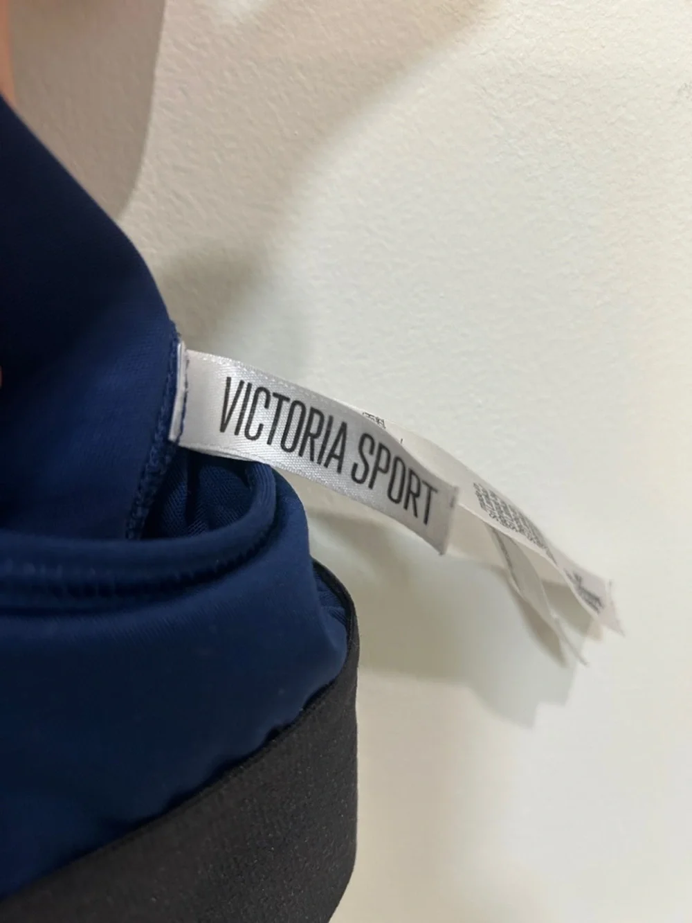 Victoria Sport Navy Racerback Medium-Impact Sports Bra  Size Medium